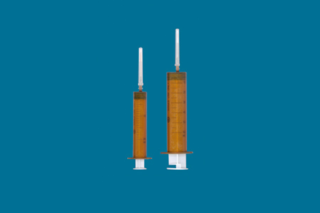 一次性使用無(wú)菌避光注射器